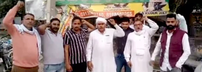 Farmers created a ruckus when municipal workers removed the banner of BKU