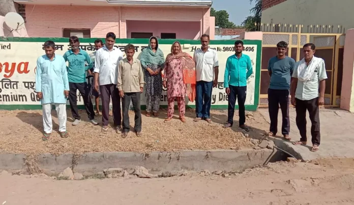 In Subhash Dhani of Loharu city, drains without covers are inviting accidents