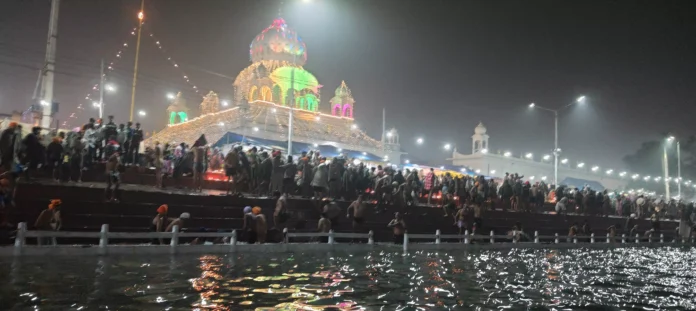 Lakhs of devotees took a holy dip in the Tirtharaj Kapal Mochan fair