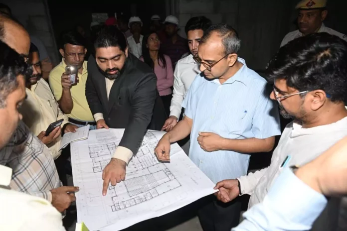 Municipal Commissioner inspected the under construction corporation office building site