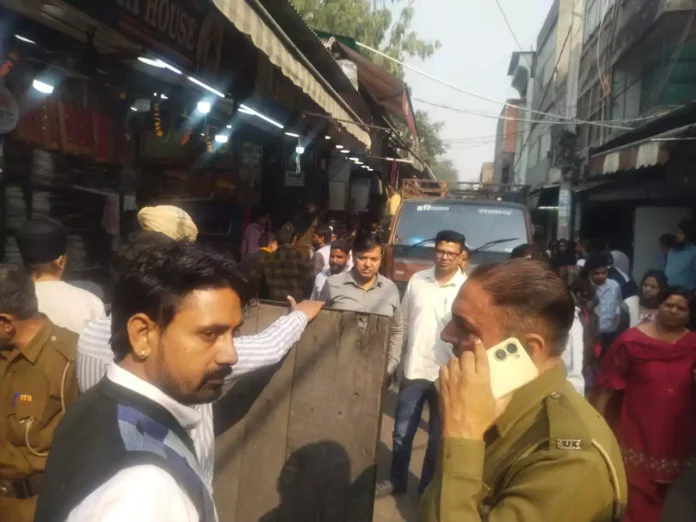 Municipal Corporation removed encroachment from Railway Road and Meera Bai Market