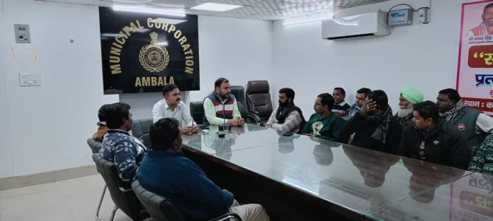 Ambala News : कमिश्नर सचिन गुप्ता के आदेशों पर मुख्य सफाई निरीक्षक ने बुलाई दरोगा की बैठक