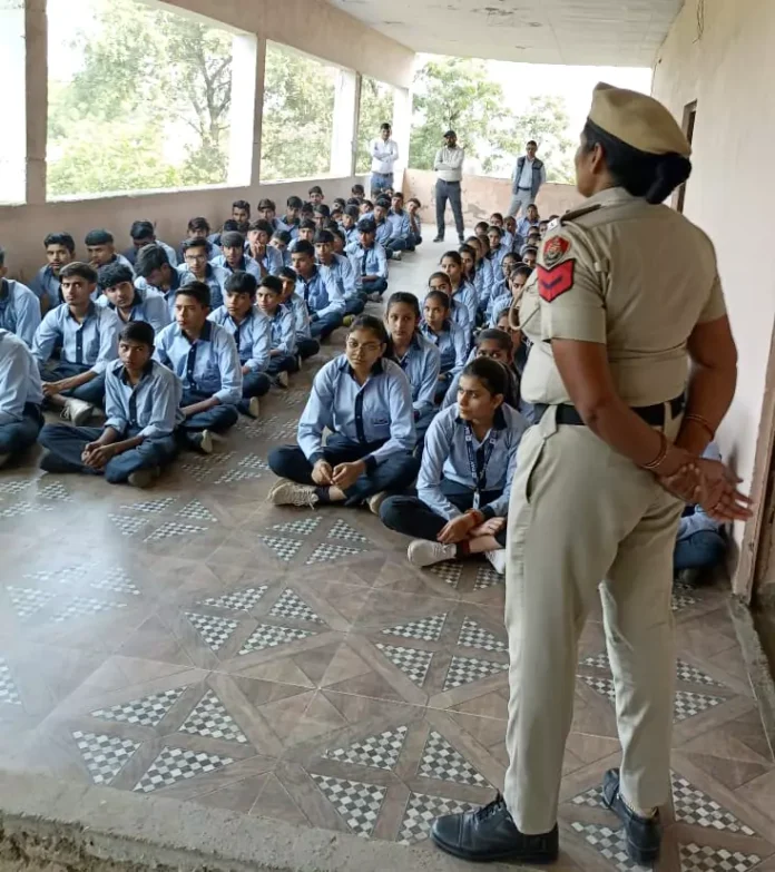 Police taught cyber awareness to students in school