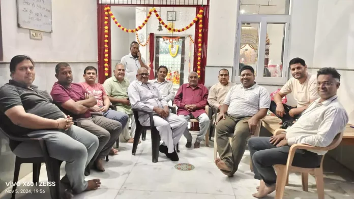 Successful organization of mandatory meeting of the committee in Shri Vishnu Bhagwan Temple