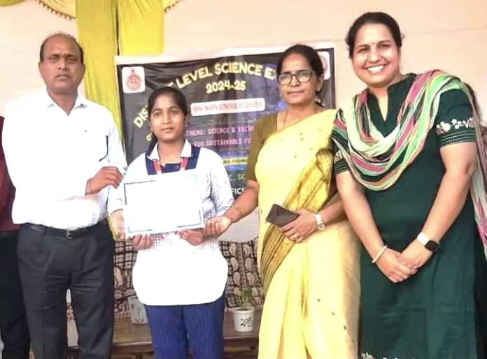 Vijay International School students got success in science model competition