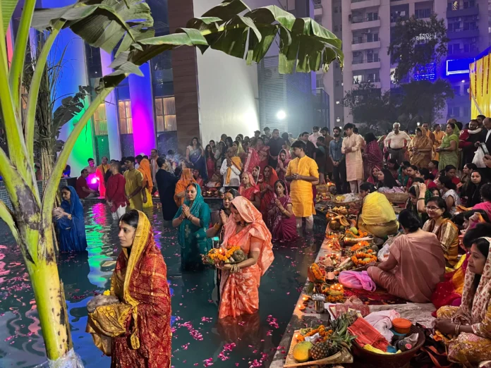 Chhath festival celebrated with great pomp in the societies of Greater Noida