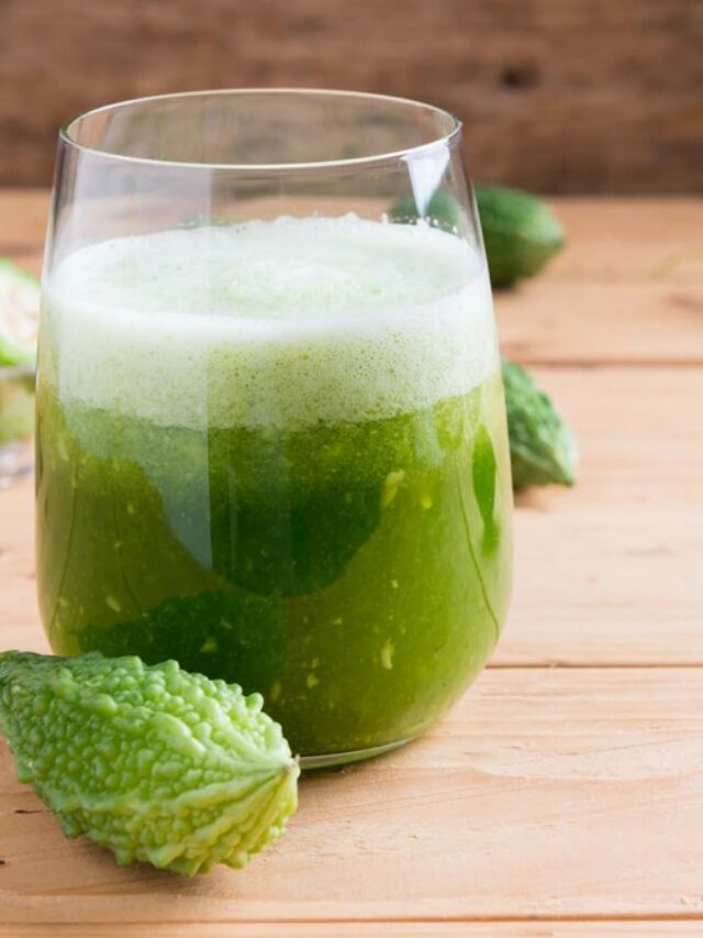 Karela Juice Benefits: कड़वा है लेकिन गुणों की खान है करेला, कई शारीरिक समस्याओं से मिलेगी मुक्ति