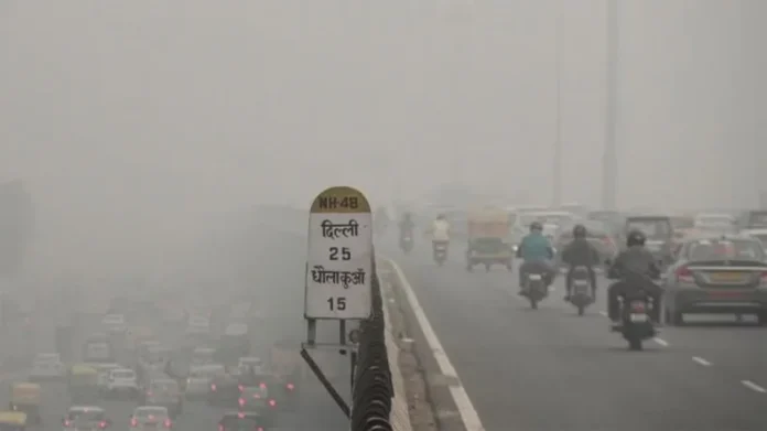 Delhi Pollution: दिल्ली-एनसीआर में ग्रेप-3 लागू , निर्माण व खान कार्य बंद, स्कूल आनलाइन