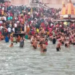 Kartik Purnima 2024: काशी, हरिद्वार, अयोध्या में गंगा घाटों और सरयू में आस्था की डुबकी के लिए उमड़े लाखों श्रद्धालु