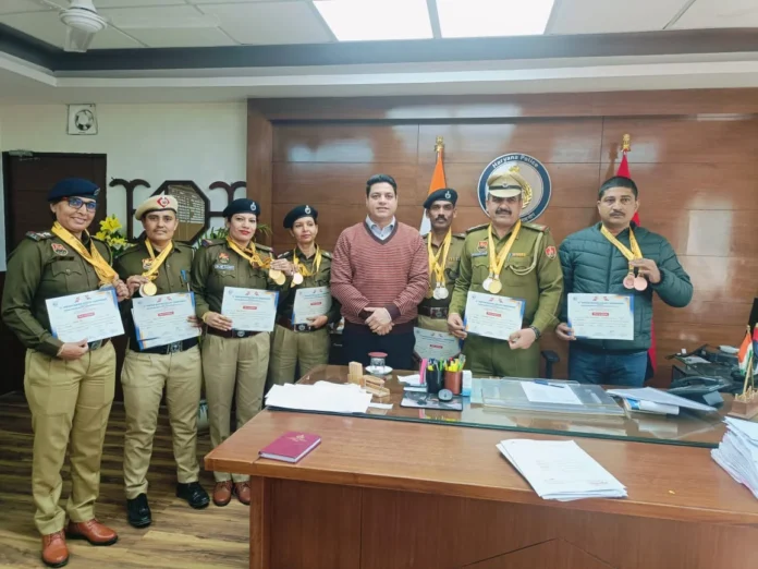 Ambala News : 10 खिलाड़ियों ने मेडल जीतकर अम्बाला पुलिस को किया गौरवान्वित, एसपी ने किया सम्मानित