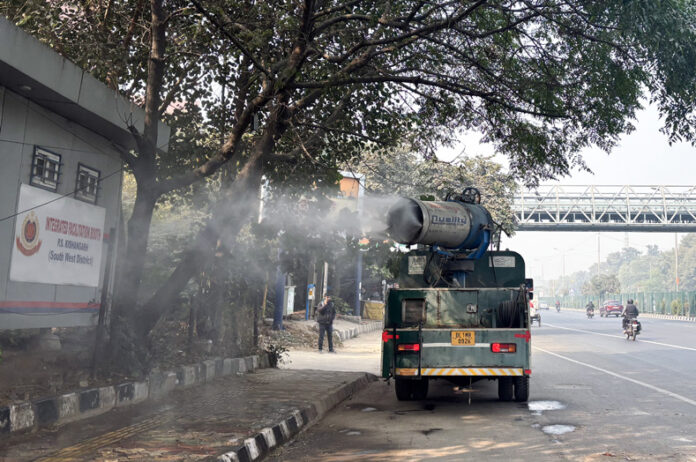 Delhi Pollution : दिल्ली में गहरा रहा वायु प्रदूषण, राहत की नहीं उम्मीद