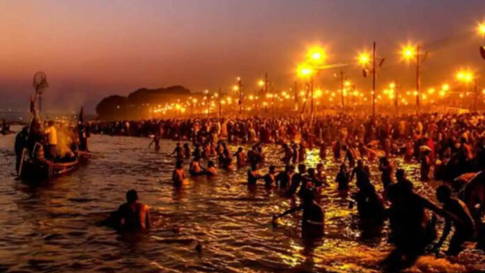 Mahakumbh 2025: महाकुम्भ के दौरान संगम तट और अन्य घाटों पर आकाश से होगी पुष्प वर्षा