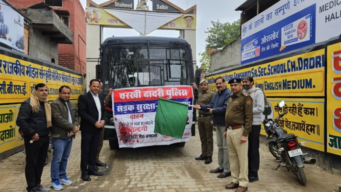 Flagged off the students for the divisional level road safety competition.