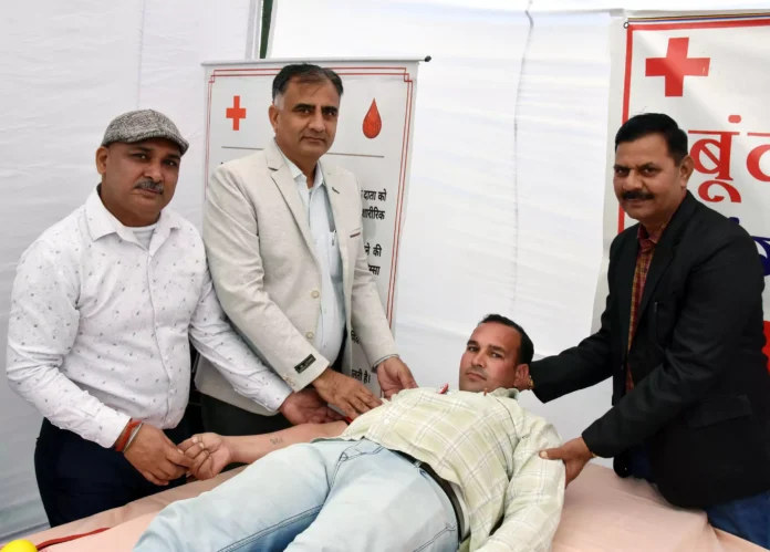 Geeta Jayanti Mahotsav 12 blood donors donated blood voluntarily