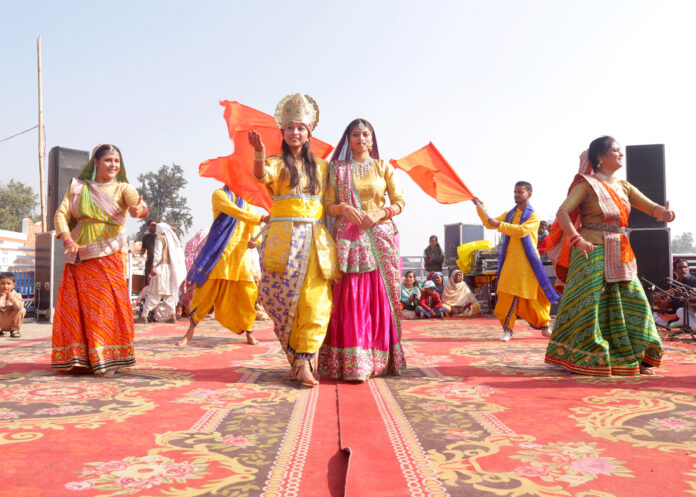 International Geeta Mahotsav: देश की संस्कृति और शिल्प कला का केंद्र बना कुरुक्षेत्र का अंतरराष्ट्रीय गीता महोत्सव