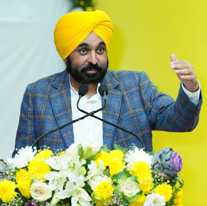 Punjab CM News : पंजाब की कानून व्यवस्था देश में सबसे बेहतरीन: मान