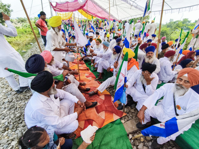 Punjab Farmers Protest : आज पटरी पर ट्रेन की जगह उतरेंगे किसान