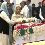 Dr Manmohan Funeral: पत्नी गुरुशरण कौर और बेटी दमन कौर ने दी श्रद्धांजलि