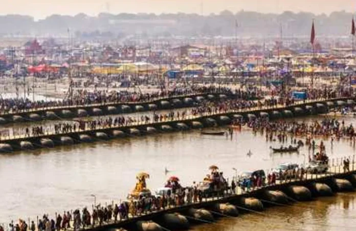 Kumbh 2025: प्रयागराज में कुंभ की तैयारियां जोरों पर बनाए जा रहे कई फ्लाईओवर व पान्टून ब्रिज