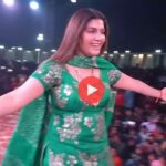 Sapna Choudhary New Dance: सपना चौधरी ने नागिन सी चाल' पर लहराकर लूट लिया मजमा, देखकर लोगों की बढ़ीं धड़कनें