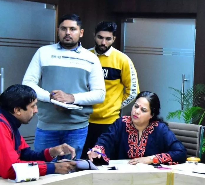 Gurugram News : समाधान शिविरों से प्रशासनिक कुुशलता व जन सहभागिता बढ़ी: अजय कुमार