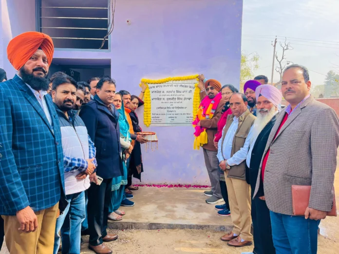 Chandigarh News-MLA handed over the tube well installed at a cost of Rs 48 lakh in Mubarikpur.