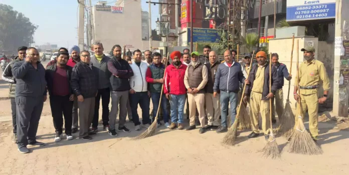 Cleanliness campaign under Swachh Bharat Mission launched from Furniture Market Baltana