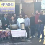 On the occasion of Makar Sakranti, shopkeepers of Baltana Market set up langar.