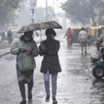 Punjab Weather : पंजाब में ठंड से ठिठुरे लोग, आज भी बारिश के आसार