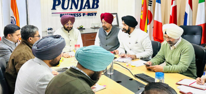 Punjab News Today : पंजाब में औद्योगिक निवेश बढ़ाने पर मंथन