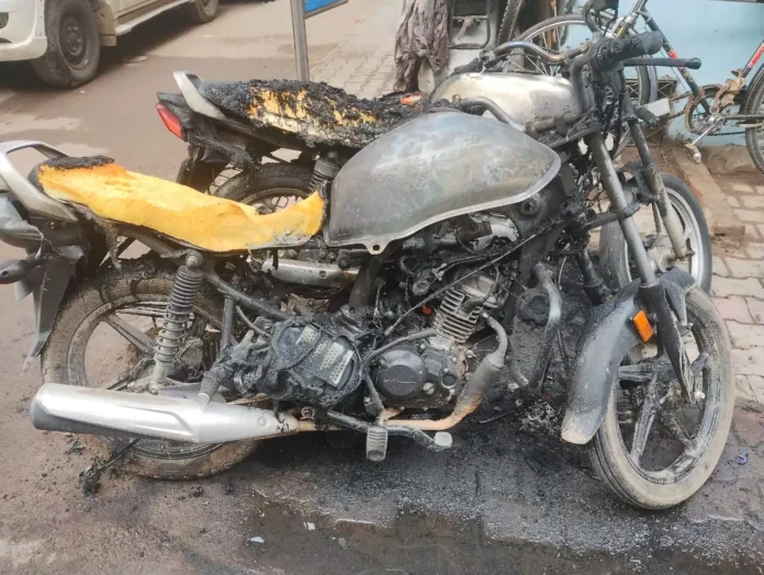 Two motorcycles burnt under suspicious circumstances in Vikas Nagar