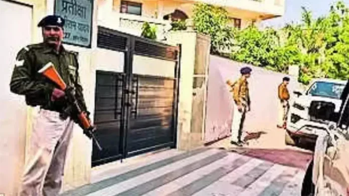 Jammu-Kashmir: एनआईए के वारंट पर राजौरी पुलिस ने आतंकी नेटवर्क की जांच के लिए 25 जगह ली तलाशी