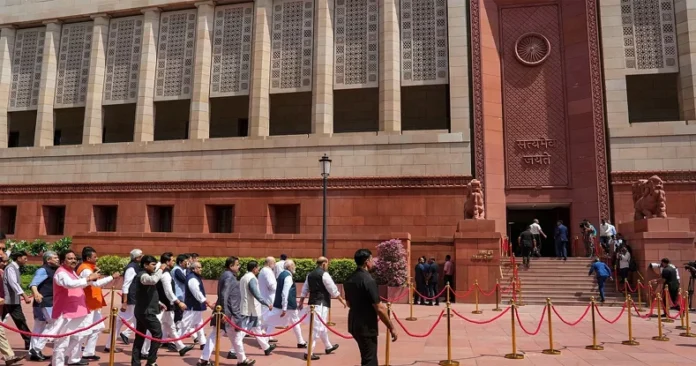 Parliament: बजट सत्र कल से, 1 को आम बजट, केंद्र ने आज बुलाई सर्वदलीय बैठक,