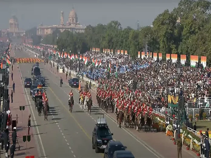 Republic Day 2025: देशभर गणतंत्र दिवस की धूम, कर्तव्य पथ पर राष्ट्रपति द्रौपदी मुर्मू ने फहराया तिरंगा