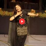 Sapna Choudhary Dance: हरियाणवी क्वीन सपना चौधरी का "मटक चालूंगी" पर धमाकेदार डांस, ठुमकों से बढ़ाई दीवानगी