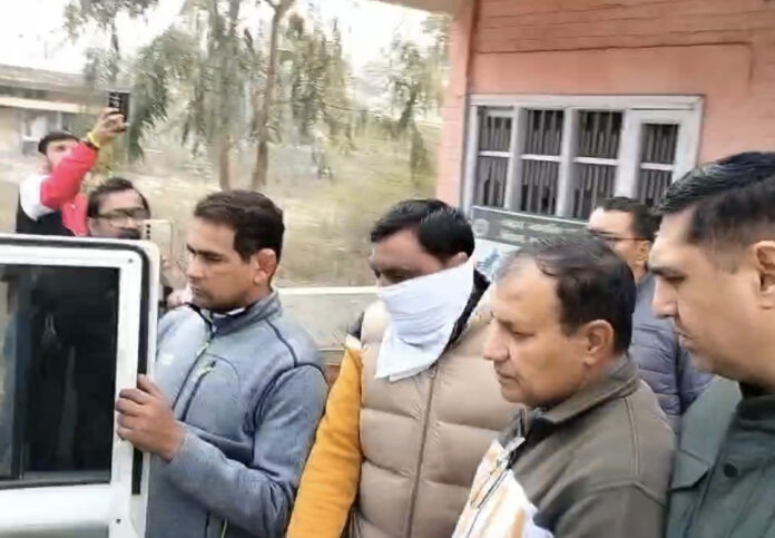 Karnal News: करनाल में खराब गेहूं बदलवाने की एवज में 10 हजार रुपए की रिश्वत लेता फूड सप्लाई इंस्पेक्टर गिरफ्तार