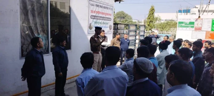 Company employees made aware about following traffic rules and paying challan on time