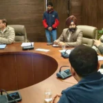 Gurugram News : विभिन्न माध्यमों से आने वाली शिकायतों पर गंभीरता से कार्रवाई हो सुनिश्चित: अशोक कुमार गर्ग