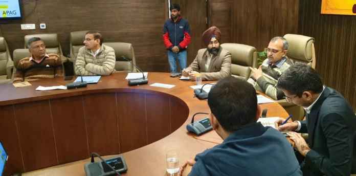 Gurugram News : विभिन्न माध्यमों से आने वाली शिकायतों पर गंभीरता से कार्रवाई हो सुनिश्चित: अशोक कुमार गर्ग