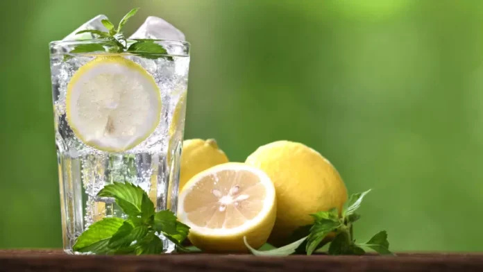 Lemon water benefits : सुबह नींबू पानी पीने के 10 अद्भुत फायदे 