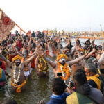 Prayagraj Mahakumbh: 1.25 करोड़ श्रद्धालु लगा चुके संगम में डुबकी