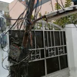 There is a big danger of accident due to electricity and cable wires in Bitna Colony of Pinjore, the administration is unaware.