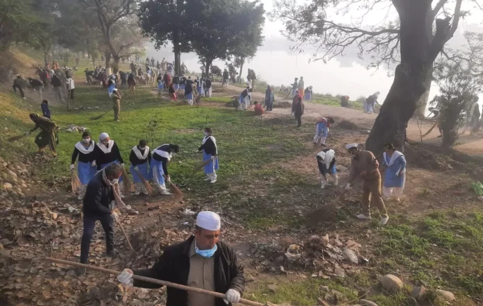 पानी प्रकृति का अमूल्य उपहार, इसका संरक्षण हम सबकी जिम्मेदारी