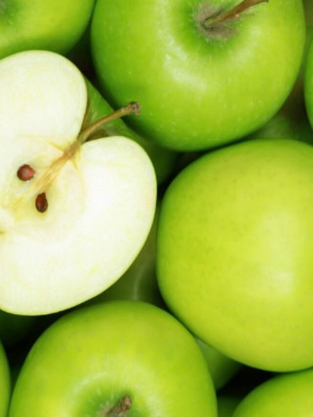 Raw Apple Health Benefits: दिल और डायबिटीज पेशेंट्स के लिए वरदान ये फल