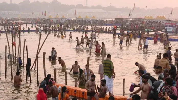 Basant Panchami: बसंत पंचमी पर आज महाकुंभ में जनसैलाब, सुबह 8 बजे तक 41.90 लाख से श्रद्धालुओं ने लगाई पवित्र डुबकी