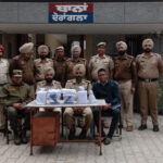 Punjab Crime News : सीमा पार से भेजी नशे और हथियारों की खेप बरामद