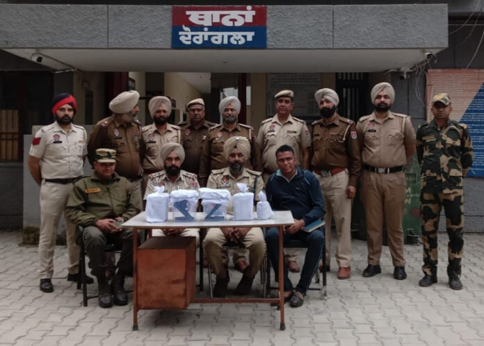 Punjab Crime News : सीमा पार से भेजी नशे और हथियारों की खेप बरामद