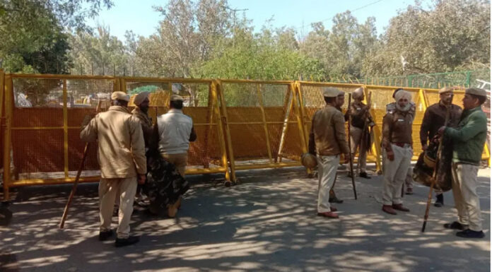 Punjab Farmers Protest Live Update : चंडीगढ़ कूच कर रहे किसानों को जगह-जगह रोका