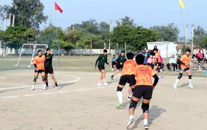 Jind News : चौधरी रणबीर सिंह विश्वविद्यालय में  उत्तर क्षेत्रीय अंतर विश्वविद्यालय हैंडबाल महिला प्रतियोगिता का तीसरा दिन